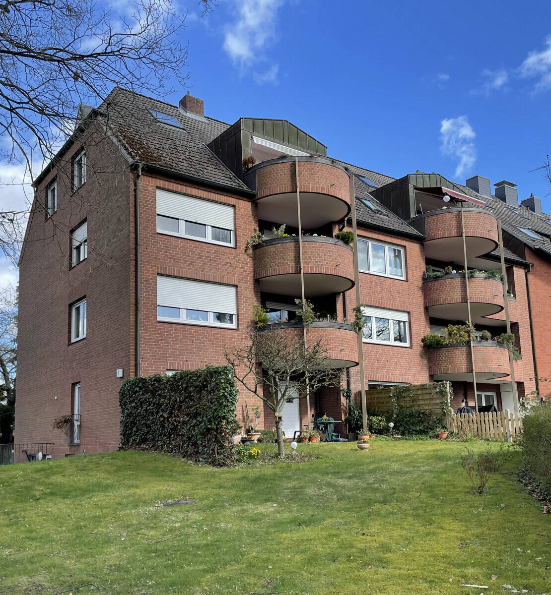 Maisonettewohnung: 75 m² + 25 m² stilvoller Spitzboden