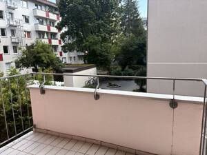 Großzügiges Appartement mit Südbalkon in ruhiger Seitenstraße - sofort bezugsfrei – 81373 München – Vorschaubild 5