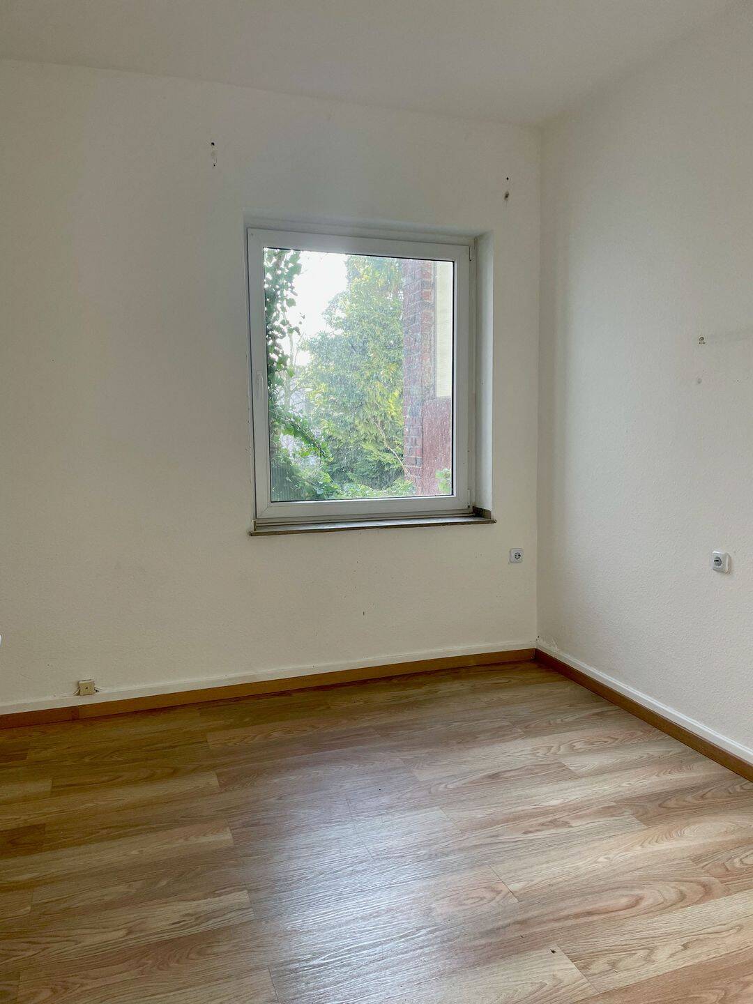 Ihr neues Zuhause mit Altbauflair und Balkon ins Grüne – Mönchengladbach – Vorschaubild 4