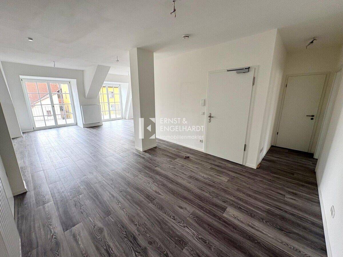 Exklusive 3-Zimmer-Wohnung mit Dachterrasse im Herzen von Kitzingen