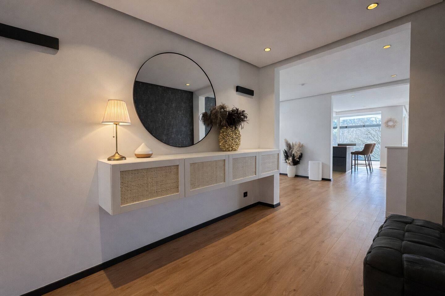 Luxuriös: kernsaniertes Einfamilienhaus mit atemberaubendem Ausblick, Indoorpool, Sauna und Garage – Solingen – Vorschaubild 3