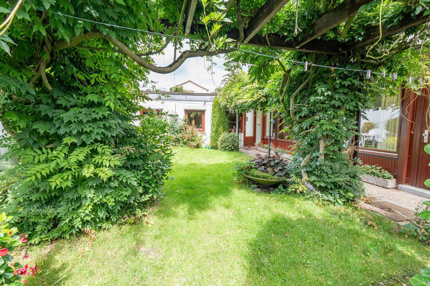 Bungalow mit viel Potential und Innenhof in ruhiger Wohnlage – Hamburg – Vorschaubild 4