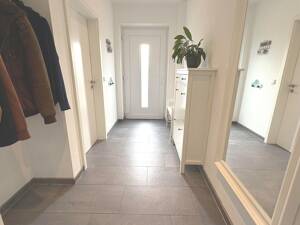 Neuwertiges, freistehendes KfW-Einfamilienhaus (Bj. 2016) mit schönem Grundstück und Carport in Dortmund-Brackel – 44309 Dortmund – Vorschaubild 2