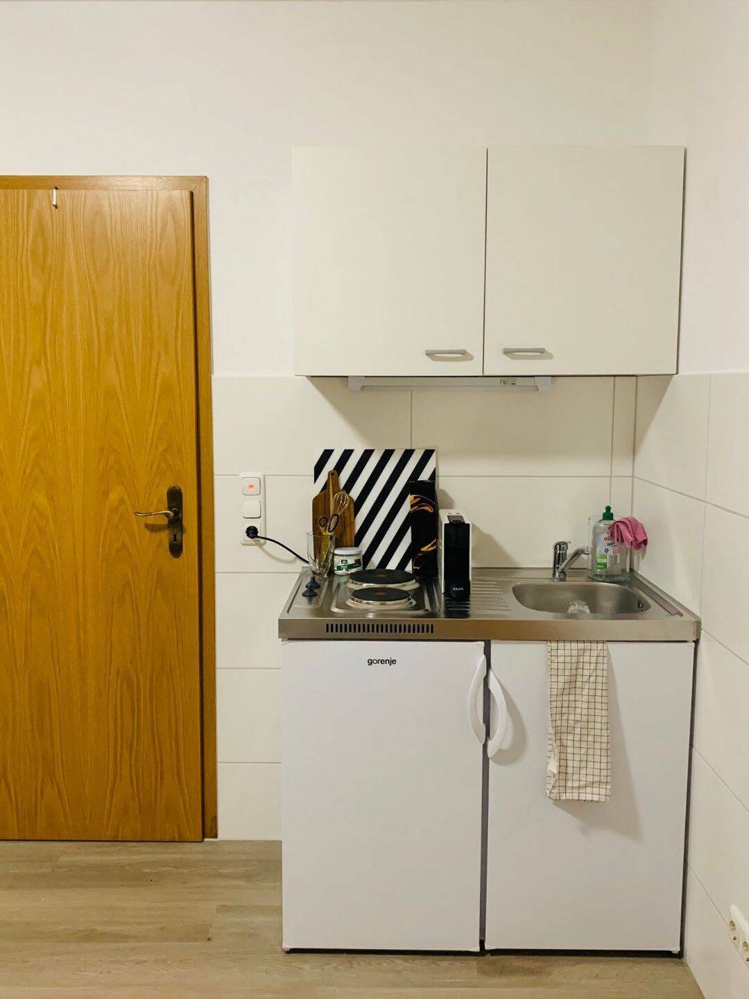 Möbliertes 1-Zimmer Apartment nur an Studenten zu vermieten ! Anfragen bitte nur per E-Mail. – Erlangen – Vorschaubild 4