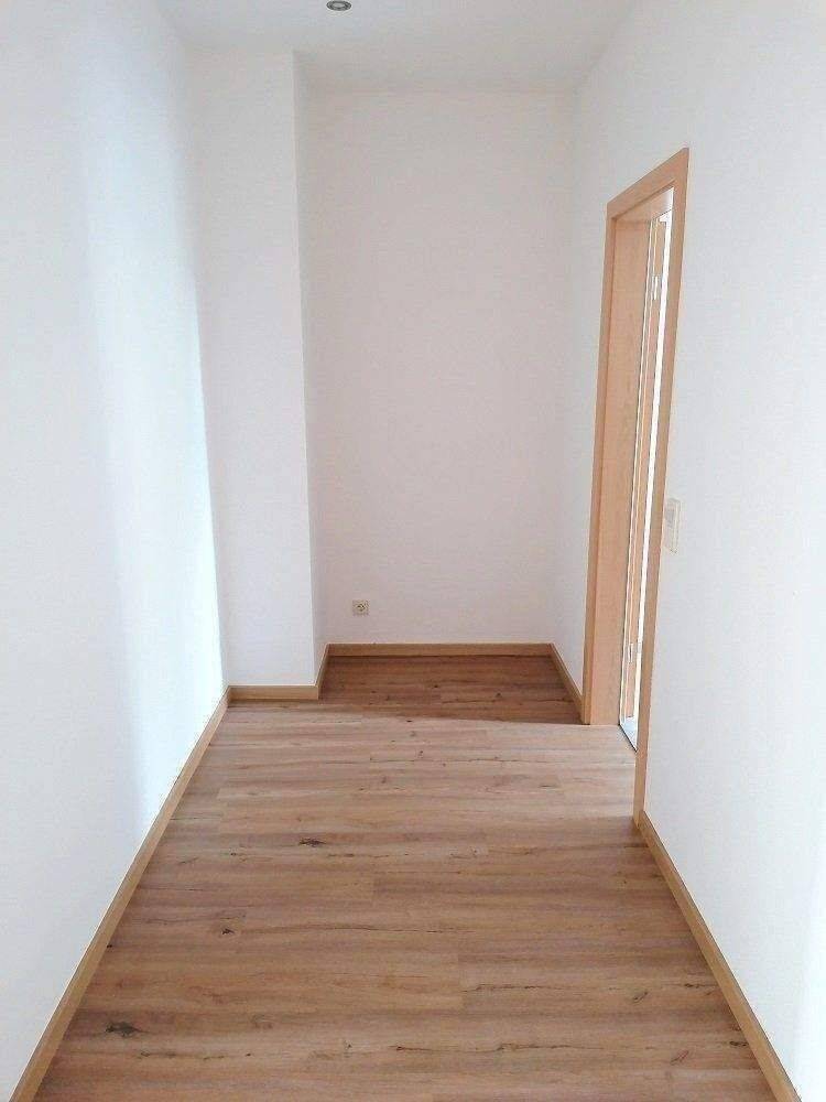 !! großer Balkon, sanierte 2-Zimmer mit Wanne und Dusche im Lutherviertel !! – Chemnitz – Vorschaubild 7