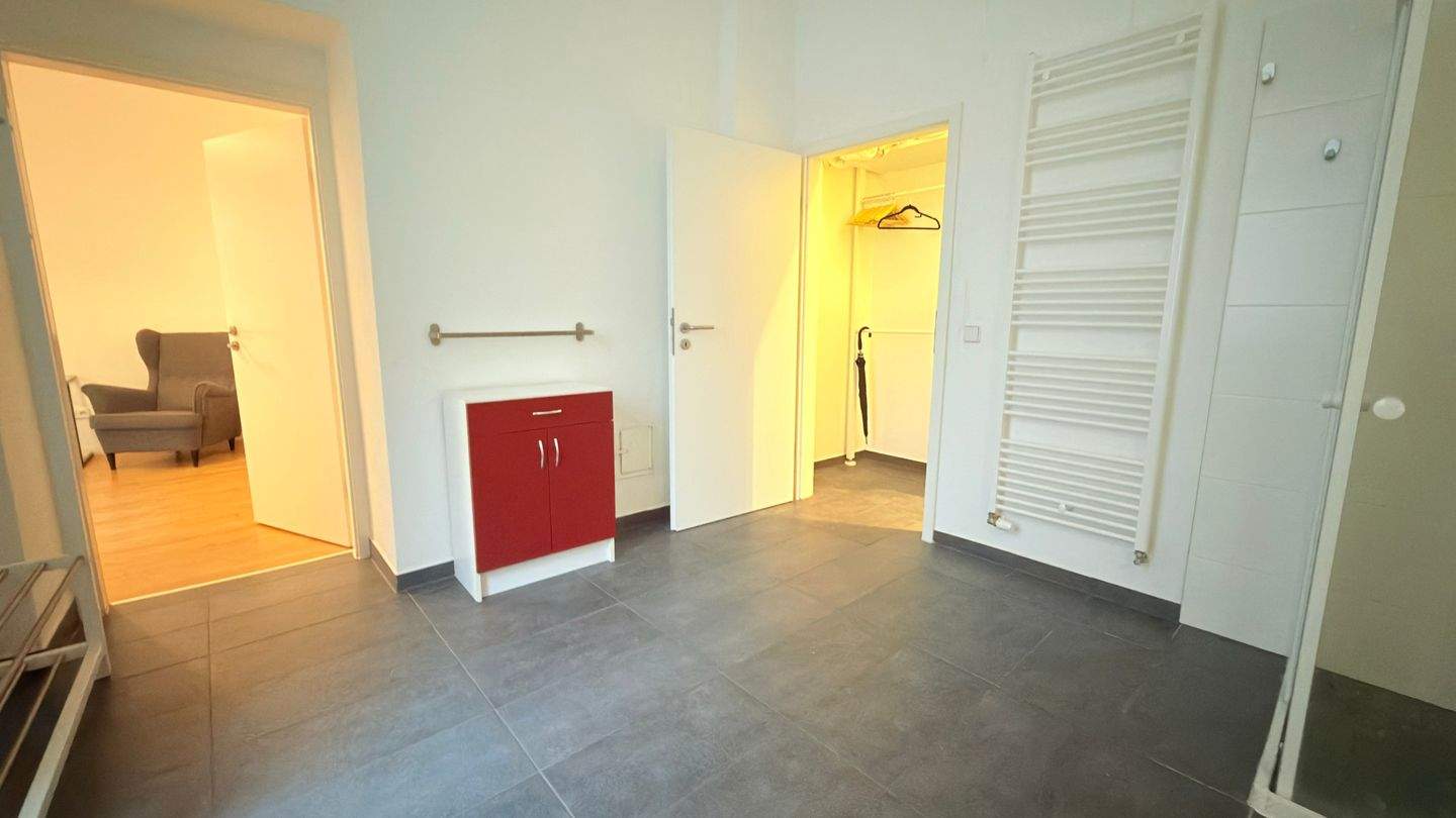 Möbliertes Loft im Prenzlauer Berg – EG-Wohnung am Helmholtzplatz, rollstuhlfreundlich – Berlin – Vorschaubild 9