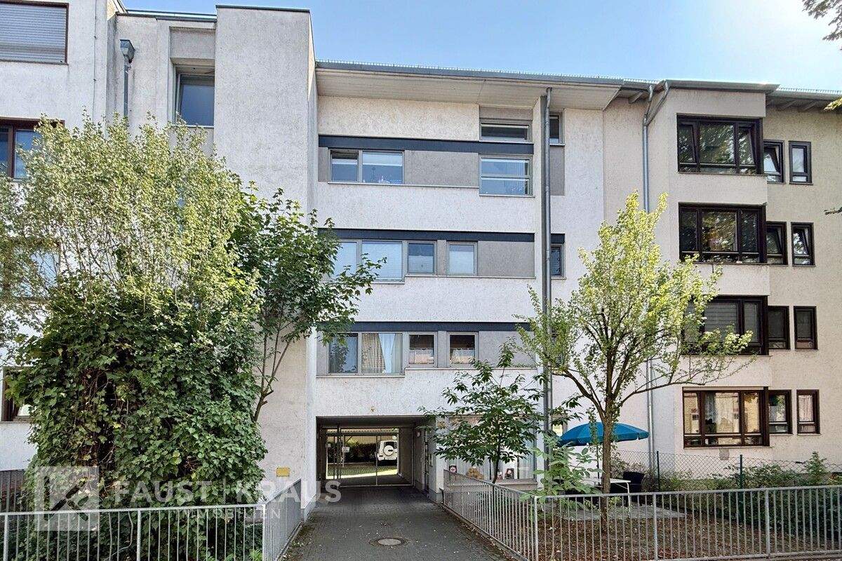 Gepflegtes Mehrfamilienhaus mit attraktiver Rendite in begehrter Lage von Frankfurt-Niederrad – Frankfurt am Main – Bild 1 von 9
