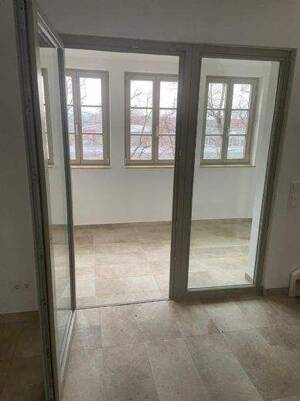 4 RW Maisonette mit EBK, Bad mit Wanne und Dusche, Gäste-WC und Fahrstuhl – 1139 Dresden – Vorschaubild 9