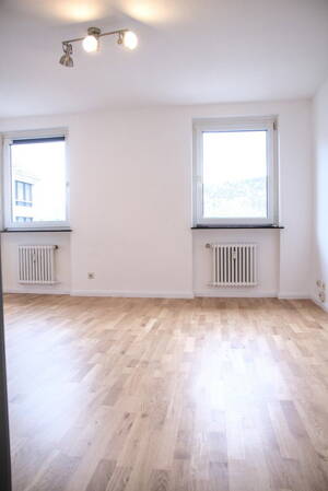 Prov.frei! 1-Zi Altstadt-Wohnung mit Dreisamblick an der Uni! – 79098 Freiburg im Breisgau – Vorschaubild 2
