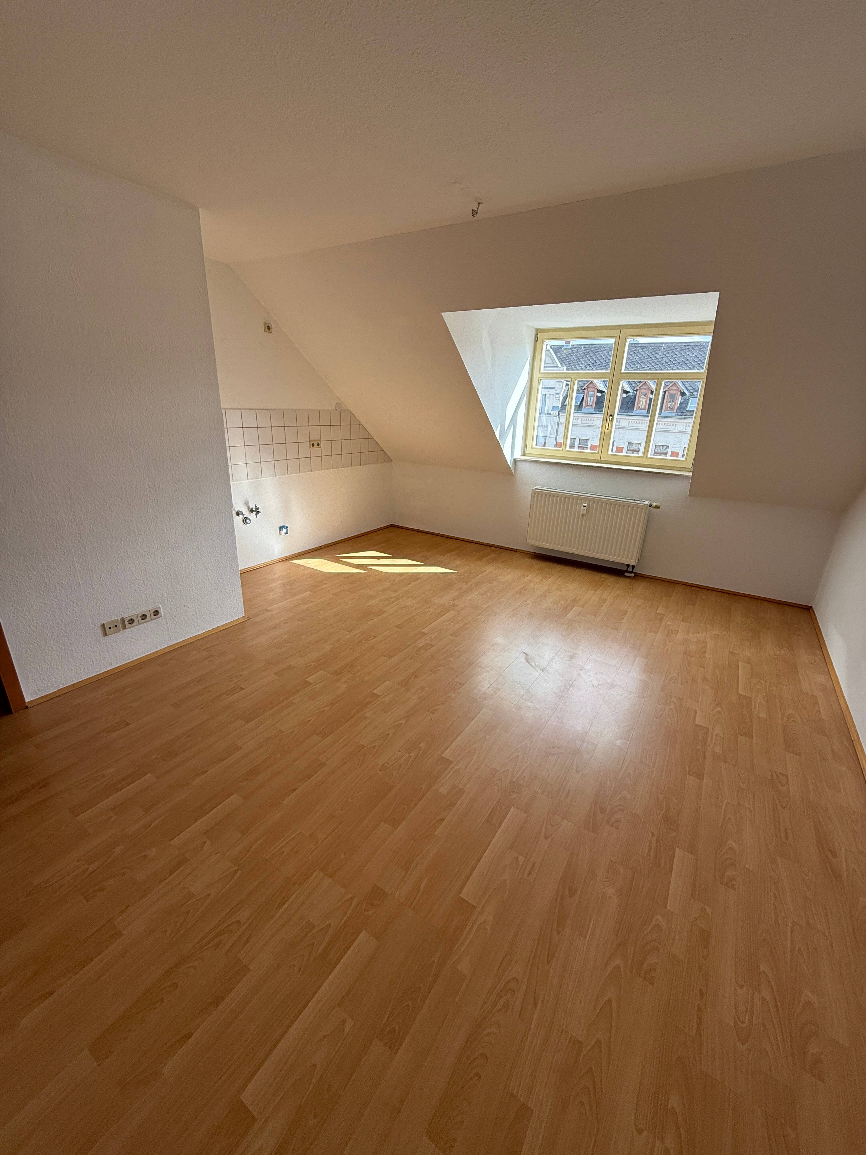 Gemütliche SINGLE Wohnung im DG mit großer Dachgaube – Chemnitz – Vorschaubild 5