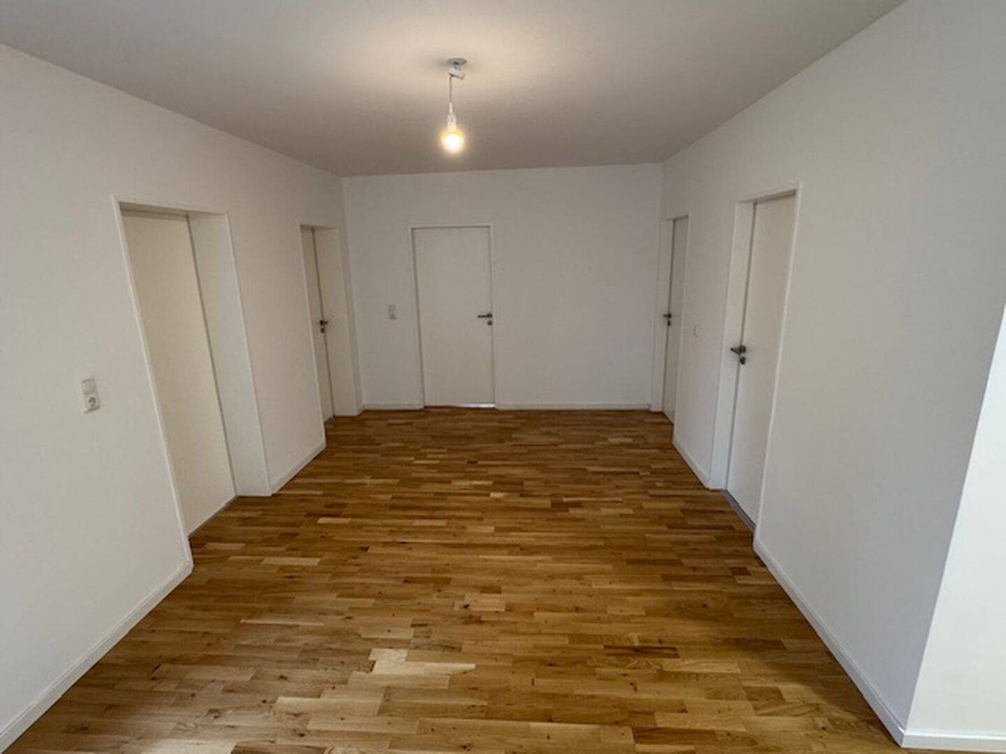 Rarität in Pullach - außergewöhnliche Penthouse Wohnung mit großer Dachterrasse – München – Vorschaubild 3