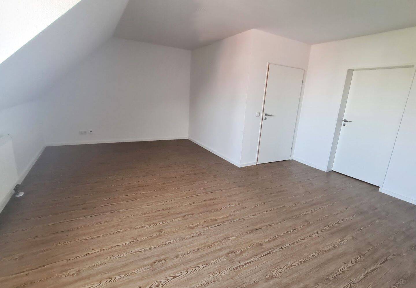 !Senioren-Wohnung! Modernes, barrierefreies 2-Zi.-Apartment - helle Atmosphäre, Einbauküche, Aufzug – Köln – Vorschaubild 3
