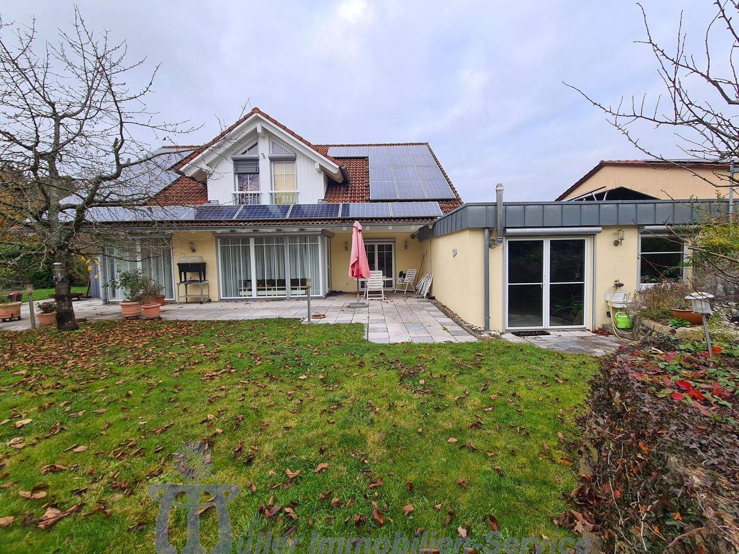 Neuwertiges Komforthaus in schöner Stadtrandlage von Homburg – Homburg – Vorschaubild 2