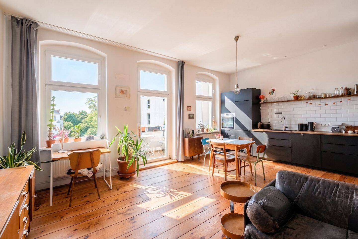 Lichtdurchflutete 2-Zimmer-Wohnung im Reuterkiez – Berlin – Bild 1 von 9