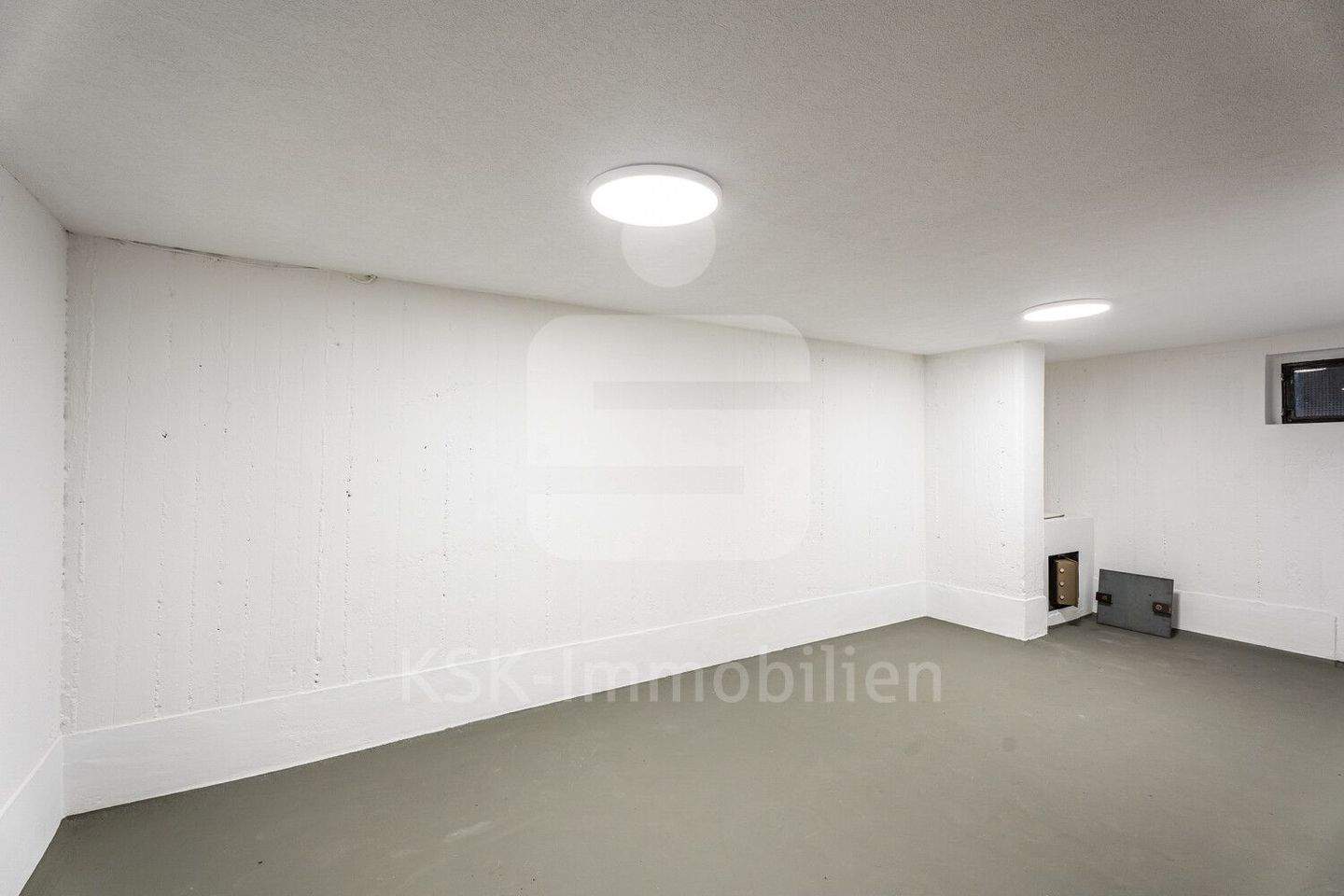Hochwertig saniertes Dreiparteienhaus mit großen Garten in schöner Lage von Kierberg. – Brühl – Vorschaubild 9
