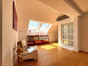 Stilvoll modernisiert: Maisonette- Wohnungstraum am Schlossberg fußläufig zu Freiburgs Altstadt – 79102 Freiburg im Breisgau – Vorschaubild 2