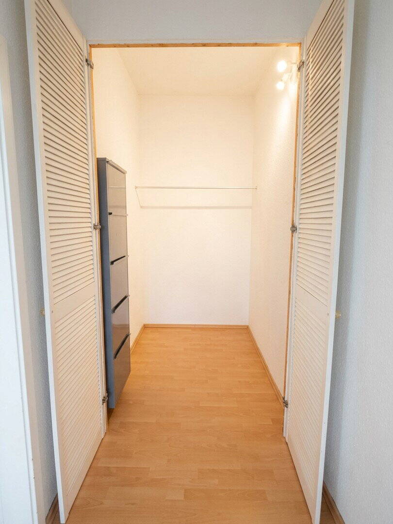 Sonnige 2-Zimmer-Eigentumswohnung im Altbau, 3. OG, ca. 66 m2, Keller & Dachboden – Nürnberg – Vorschaubild 9