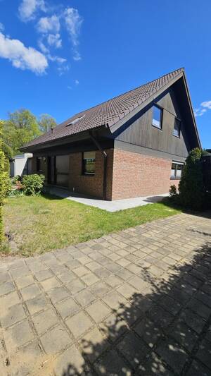 Hauptstadtmakler-Bezugsfreies Traumhaus mit großem Gästehaus in Top-Lage