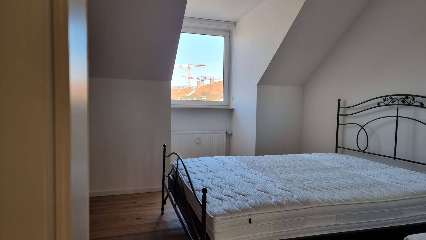 Hochwertige 2-Zimmer-Dachgeschosswohnung 60 m² mit Tiefgaragenstellplatz – Erstbezug nach Sanierung – Regensburg – Vorschaubild 2