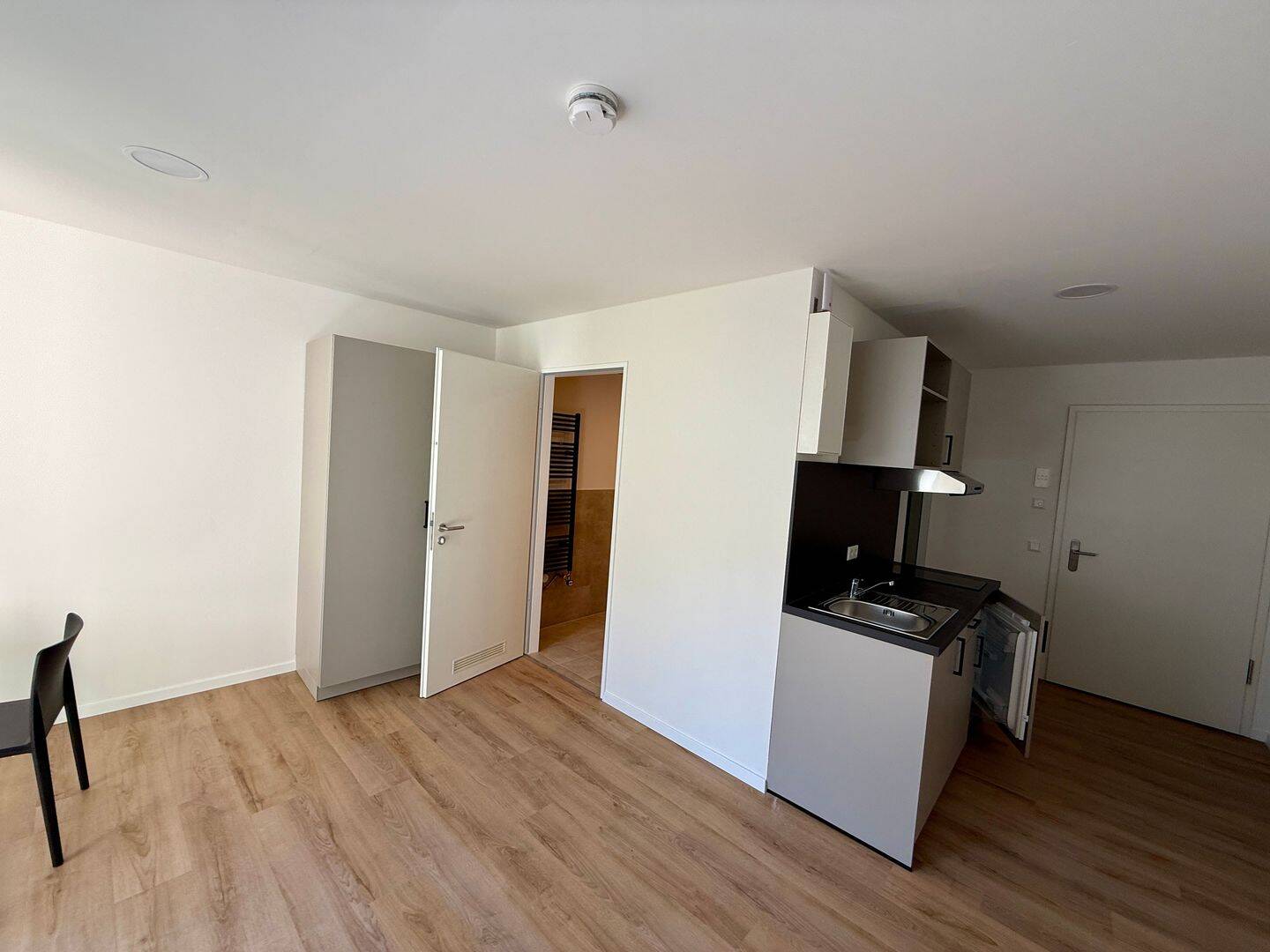 Modernes, barrierefreies 1-Zimmer-Apartment für Studierende in Erlangen – Erstbezug – Erlangen – Vorschaubild 6