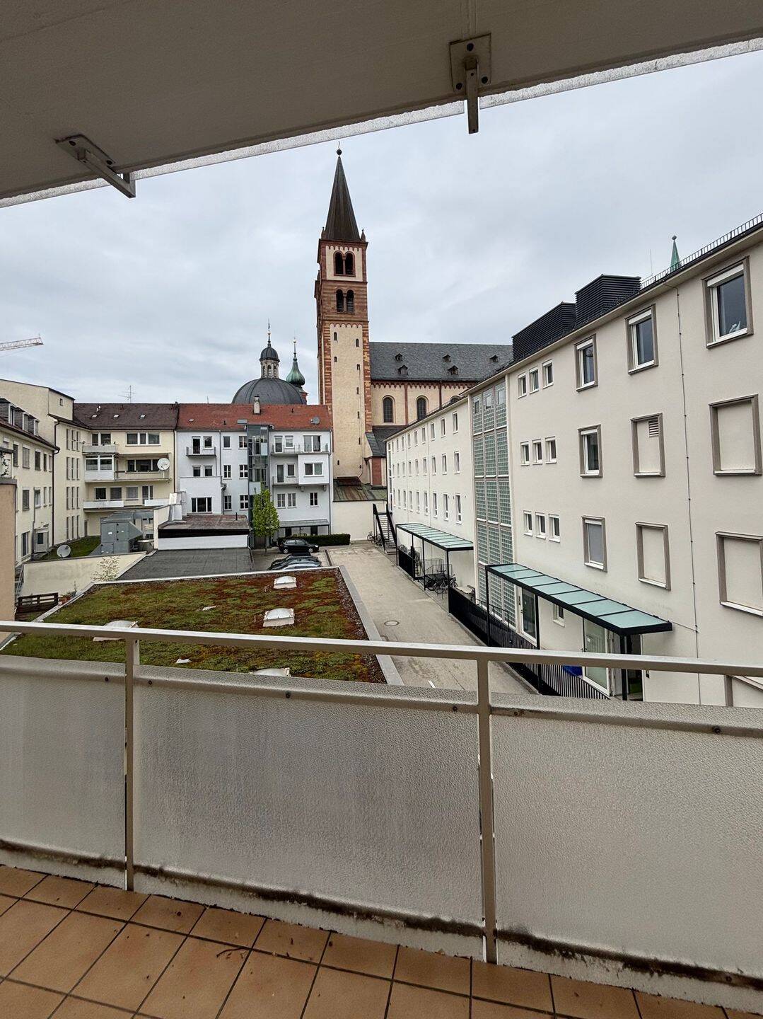Helle 3Zimmer Altbauwohnung mit Balkon in der Würzburger Altstadt