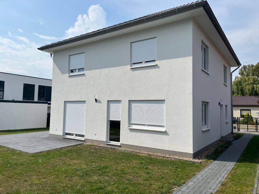 Provisionsfrei* Neubau Stadtvilla mit 2 Wohnungen jeweils mit Einbauküche und gehobener Ausstattung in Berlin-Wartenberg – Berlin – Vorschaubild 7