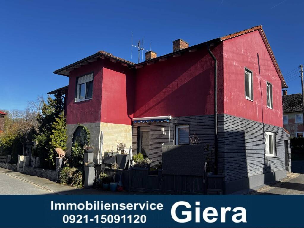 Großes Einfamilienhaus in ruhiger Dorfgemeinschaft – Stadtsteinach – Bild 1 von 9