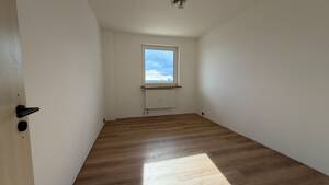3 Zimmmer . Panoramablick . komplett saniert . – 90765 Fürth – Vorschaubild 9