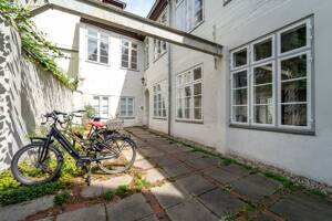 Ruhiges Wohnen auf der Altstadtinsel: Großzügige Wohnung mit Wintergarten und Innenhof! – 23552 Lübeck – Vorschaubild 8