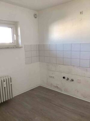 Sommeraktion: Mieten Sie noch für Juli 26 und sparen Sie 1 Grundmiete! Perfekte 2 Zimmer mit Balkon in super verkehrsarmer Wohnstraße – 46045 Oberhausen – Vorschaubild 3