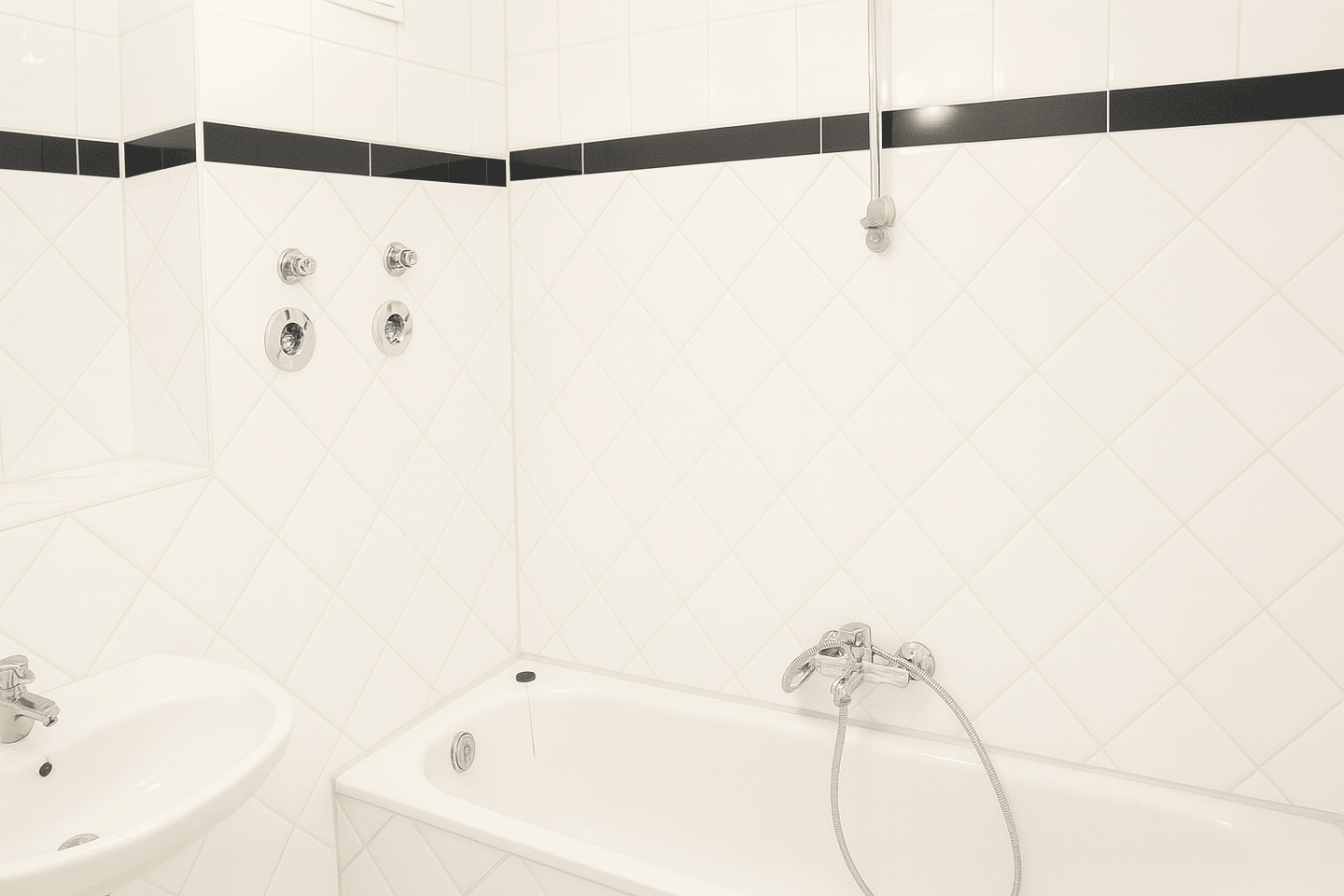 Attraktive 1-Zimmer-Wohnung mit Tiefgaragenstellplatz - Kapitalanlage in gepflegtem Wohnhaus – Hamburg – Vorschaubild 8