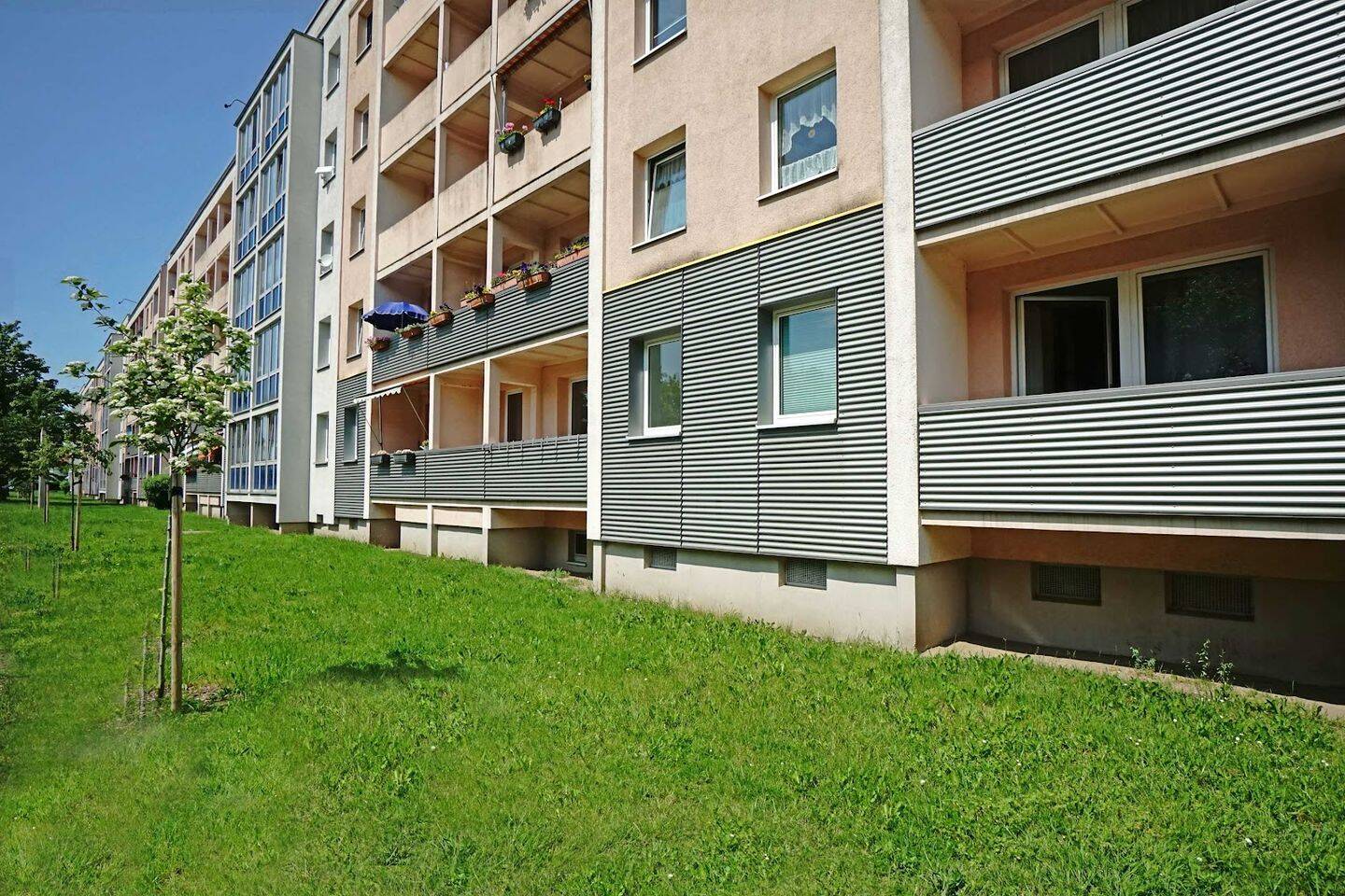 Komfortabel wohnen: Modernes Duschbad, Balkon und Stellplatz - sofort verfügbar!! – Freiberg – Vorschaubild 8