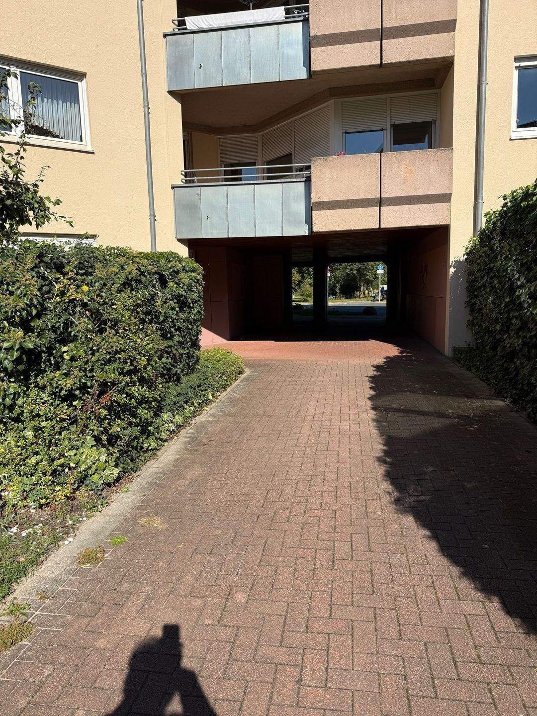 großzügige, helle 4 ZW mit großer Südloggia, Gaste-WC Abstellraum und Tiefgarage – Nürnberg – Vorschaubild 3