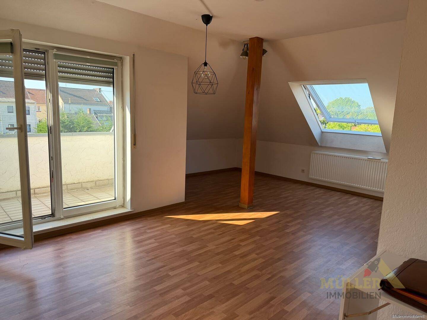 Helle DG-Wohnung mit 2ZKB in Bous zu vermieten