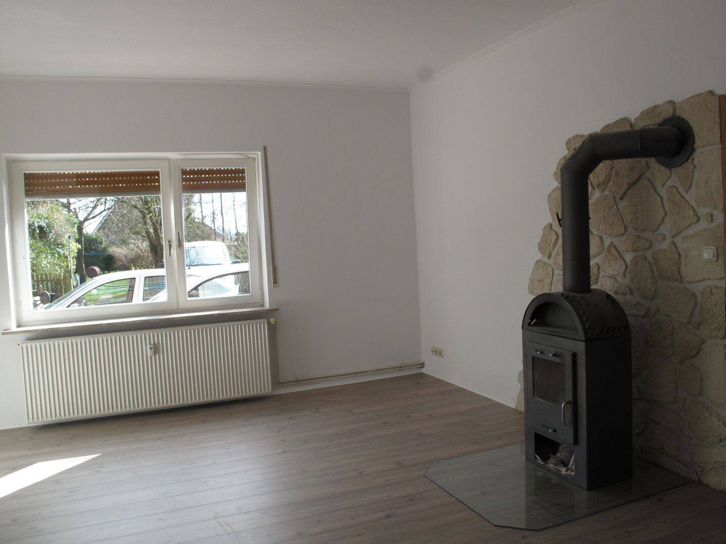 3 Zimmer Wohnung in kleinem MFH