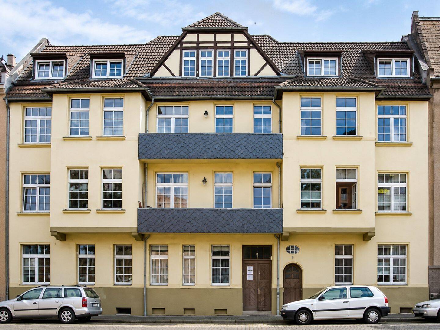 3-Zimmer-Wohnung mit separater Küche, Badewanne, Laminat