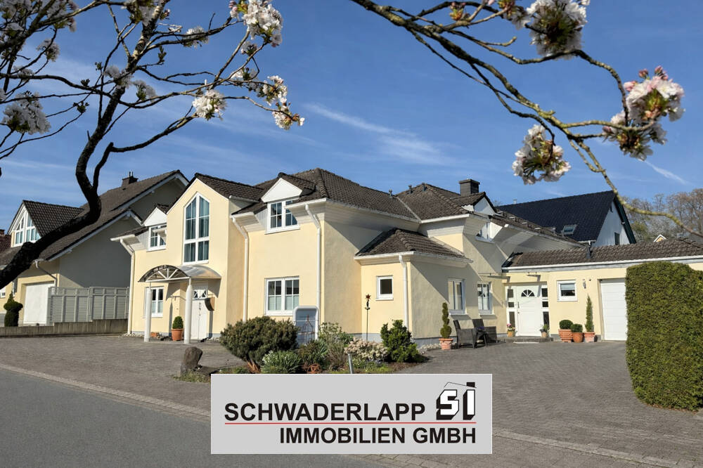 Wohntraum für Anspruchsvolle Exclusives Zweifamilienhaus mit schönem Grundstück – Helferskirchen – Bild 1 von 9