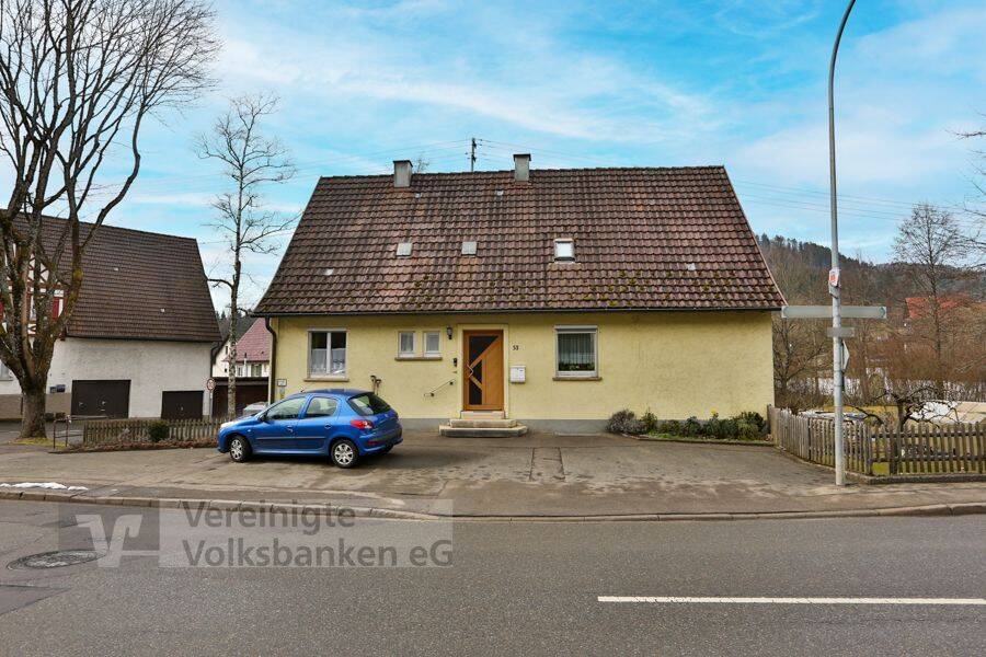 Freistehendes Einfamilienhaus mit Garage und gepflegter Gartenfläche – Albstadt – Vorschaubild 3