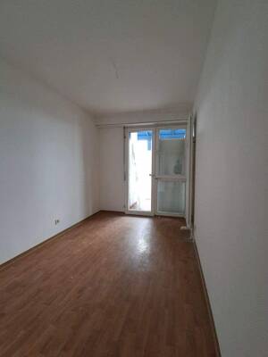 Modernes 3-Zimmer-Apartment mit verglastem Balkon und toller Aussicht – 66121 Saarbrücken – Vorschaubild 3