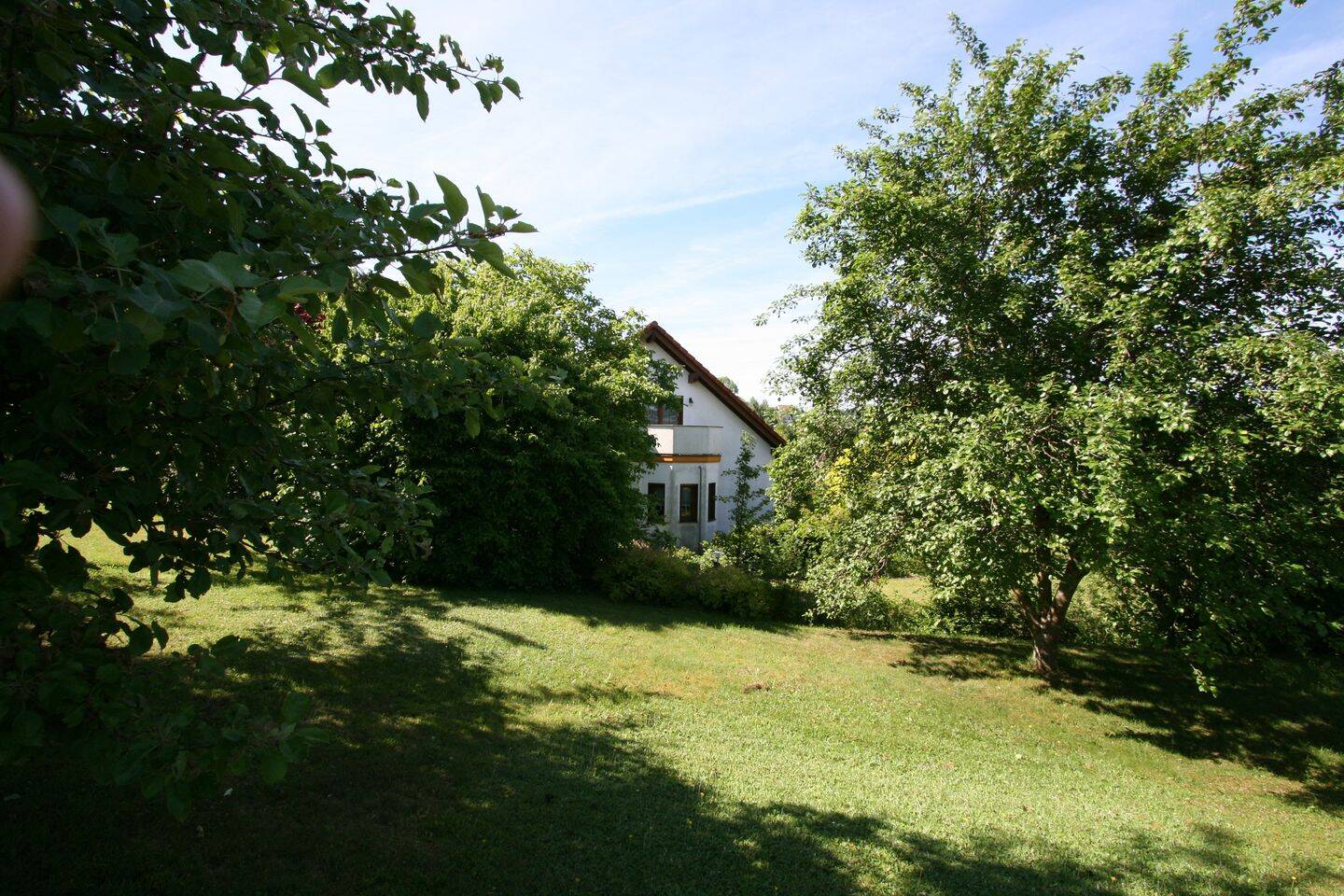 Zweifamilienhaus - Hochwertiges Weberhaus mit Traumgrundstück in bester Lage von Henneberg – Henneberg – Vorschaubild 2