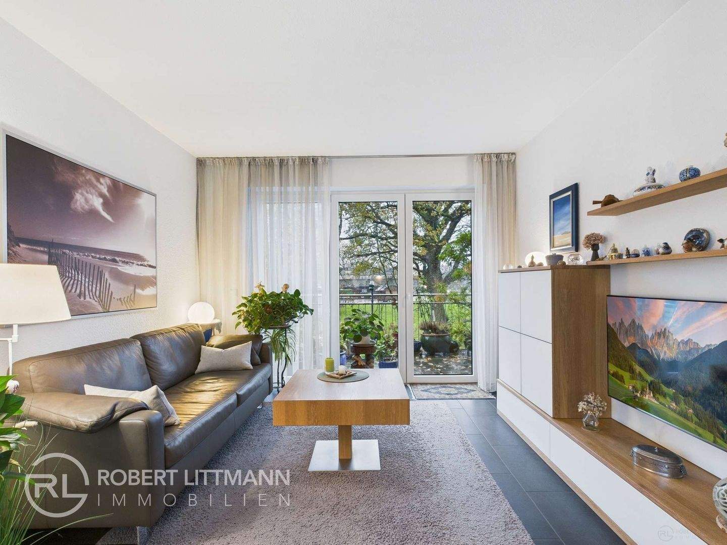 Stilvolle 3-Zimmer-Wohnung & Carport in begehrter Lage von Oldenburg – Oldenburg – Vorschaubild 2
