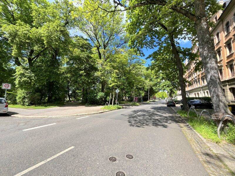 Großzügig, hell, grün - 2-Zimmer-Wohnung mit Balkon und Einbauküche – Chemnitz – Vorschaubild 7