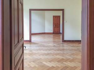 Exklusive, traumschöne 5-Zimmer-Altbau-Wohnung mit 2 Balkonen und Einbauküche in Düsseldorf – 40227 Düsseldorf – Vorschaubild 4