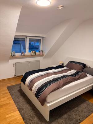 ++ S-Untertürkheim: Schöne 3-Zi.-DG-Wohnung + TL-Bad + Keller + gute Lage ++ – 70327 Stuttgart – Vorschaubild 6
