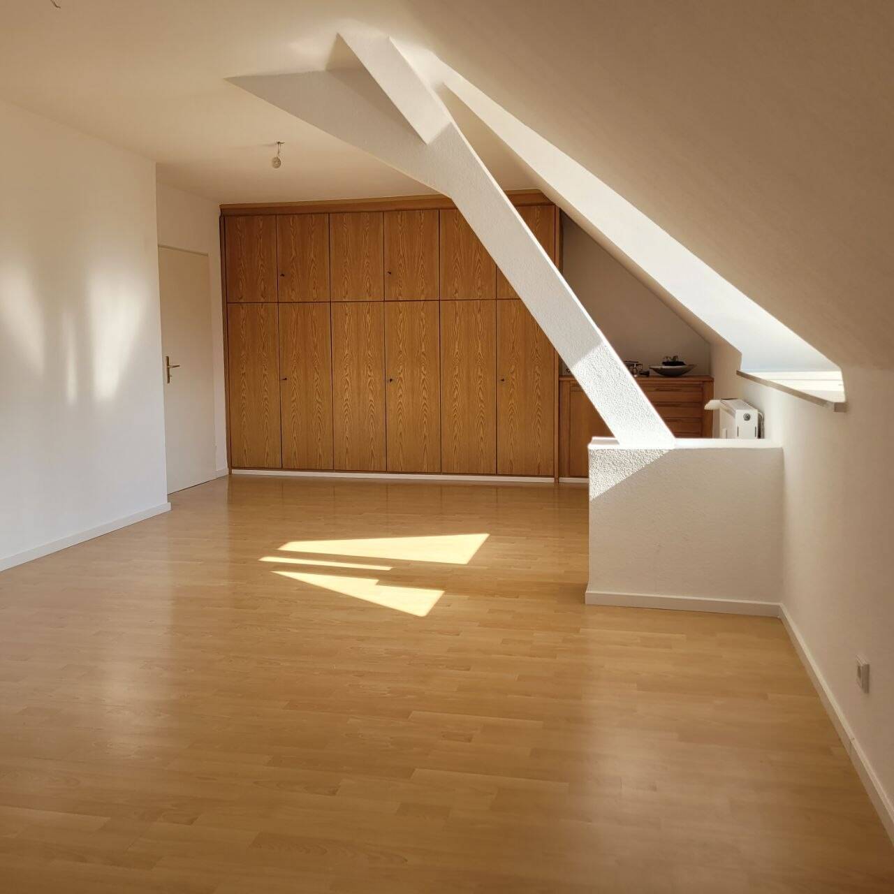Helle, großzügige Dachgeschosswohnung in Westends schönster Ecke – München – Vorschaubild 4