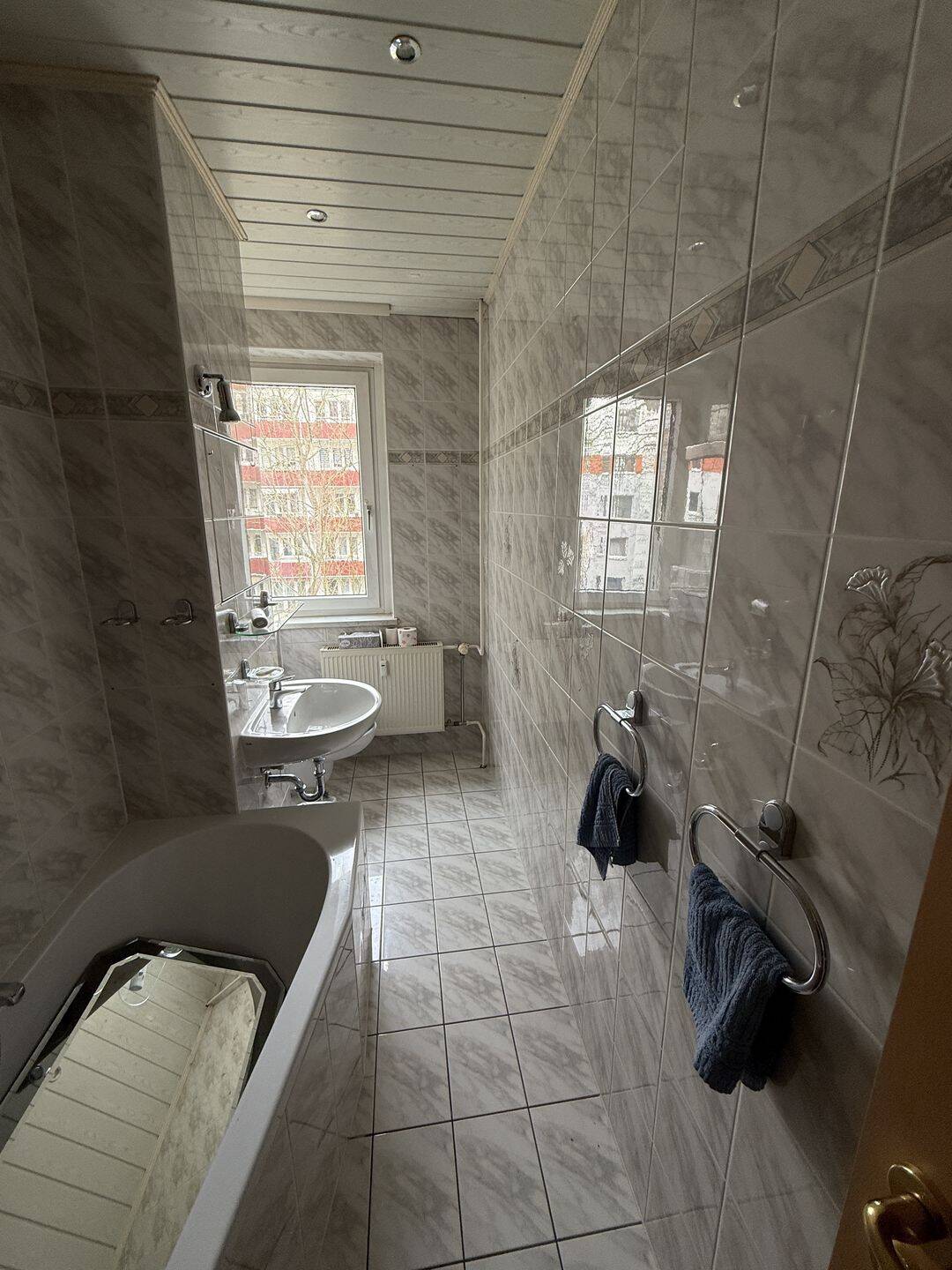 Wohnen in 1A-Lage . Renovierte 3 Zimmer-Wohnung. Balkon mit Blick auf die Schrote – Magdeburg – Vorschaubild 9