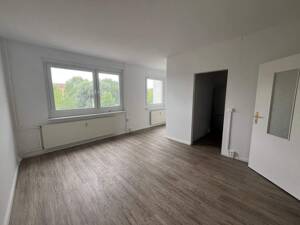 Sanierte 1-Zimmer-Wohnung mit Aufzug inkl. neuer EBK – 8062 Zwickau – Vorschaubild 2