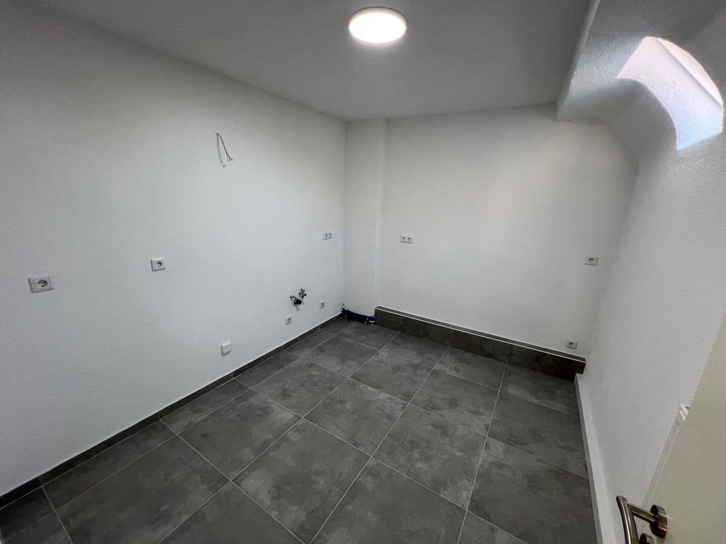 Renovierte 4 Zimmer Wohnung 85 m2 Grundfläche Würzburg Sanderau – Würzburg – Vorschaubild 6