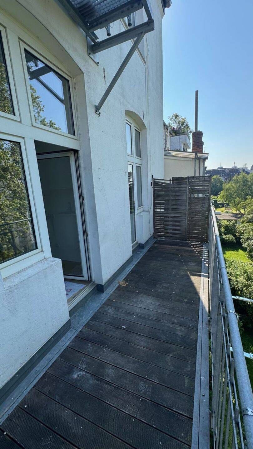 Exklusive Altbau-3-Zimmerwohnung mit Gartenbalkon in Toplage Düsseldorf – Düsseldorf – Vorschaubild 9
