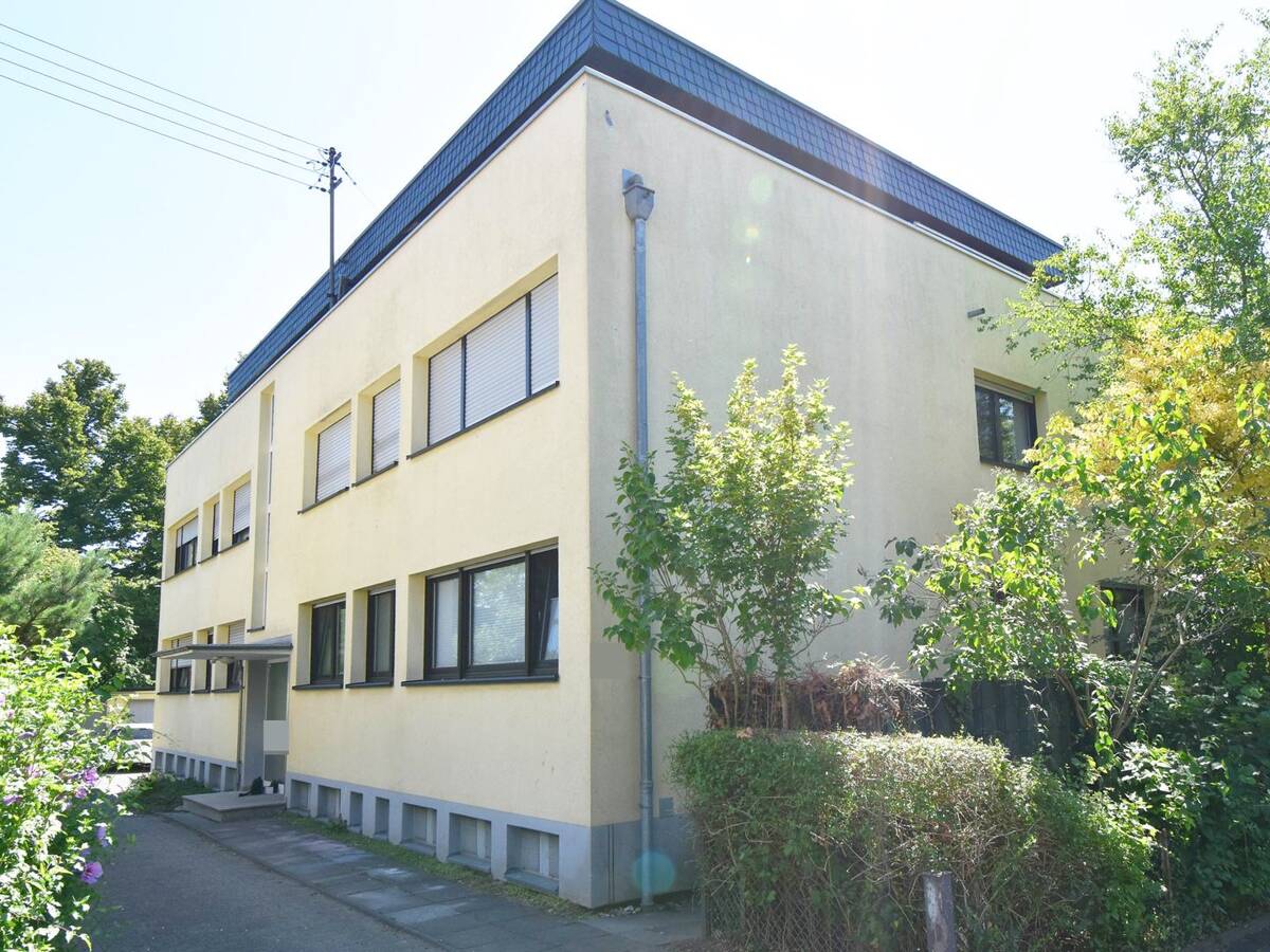 Bezugsfreie 3-Zimmer-Etagenwohnung mit Balkon und Garage in Bonn-Beuel – 53227 Bonn – Bild 1 von 9